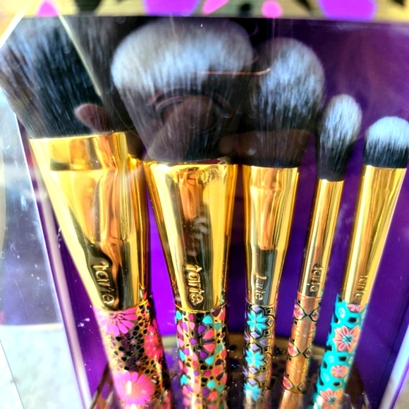 NWT Tarte Limited Edition Artful Accessories Brush Set - Picture 1 of 6